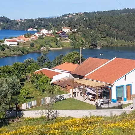 A Carpinteira House Ferienhaus Aldeia do Mato (Santarem)
