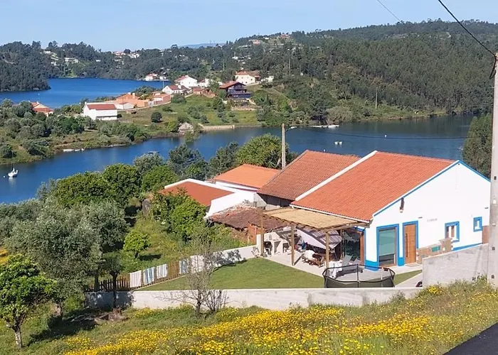 A Carpinteira House Casa de Férias Aldeia do Mato (Santarem)