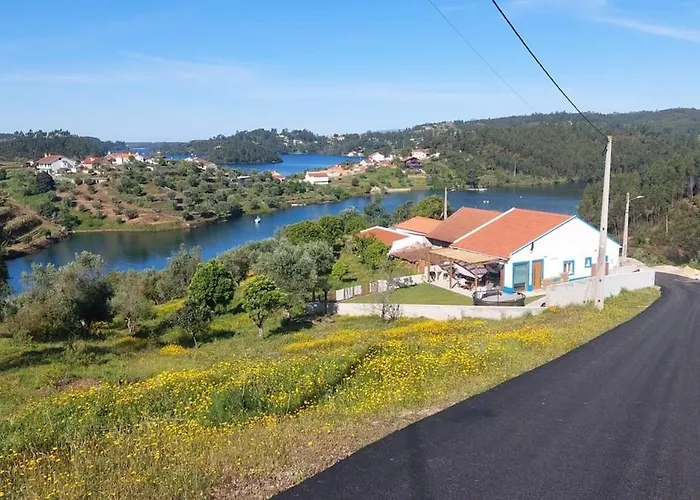A Carpinteira House * Aldeia do Mato (Santarem)